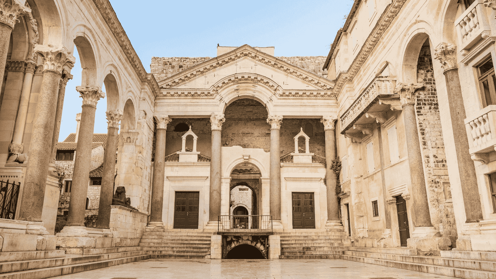 peristyle square in central dalmatia
