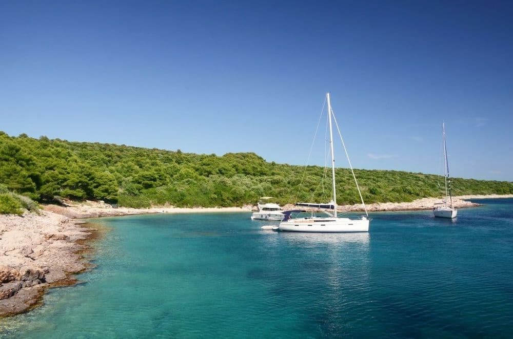 Komiza to St Clement Island (20nm)